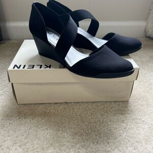 Ann Klein Iflex wedges memory foam size 8
